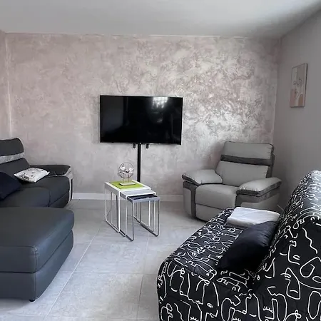 15 Mn A Pied De La Parade Des 24h Du Mans Vakantiehuis